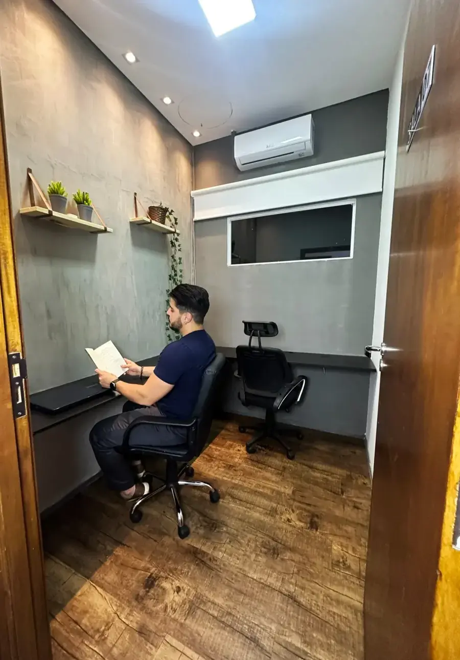 Sala privativa fechada para atendimento psicológico — 199 Offices Campo Grande MS