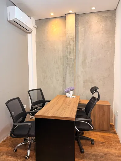 Sala de vidro interior — escritório privativo 199 Offices
